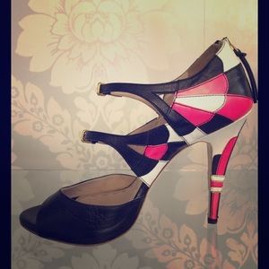 MIU MUI Pink/White/Black Leather Peep Toe NWOB